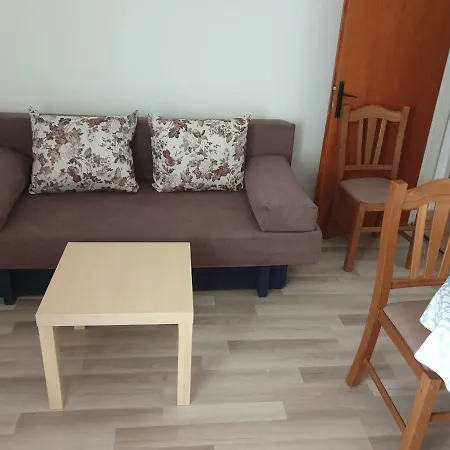 In Starigrad-paklenica 6786