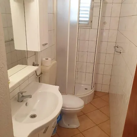 In Starigrad-paklenica 6786 Appartement *